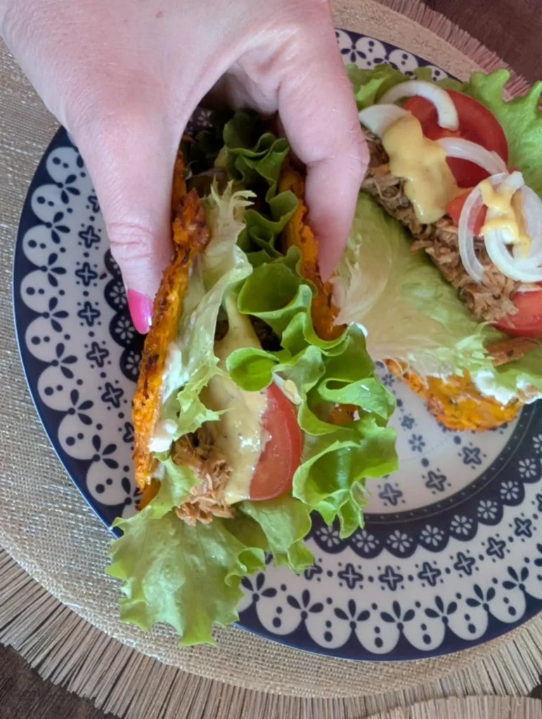 Marchewkowa tortilla z szarpaną wieprzowiną 2